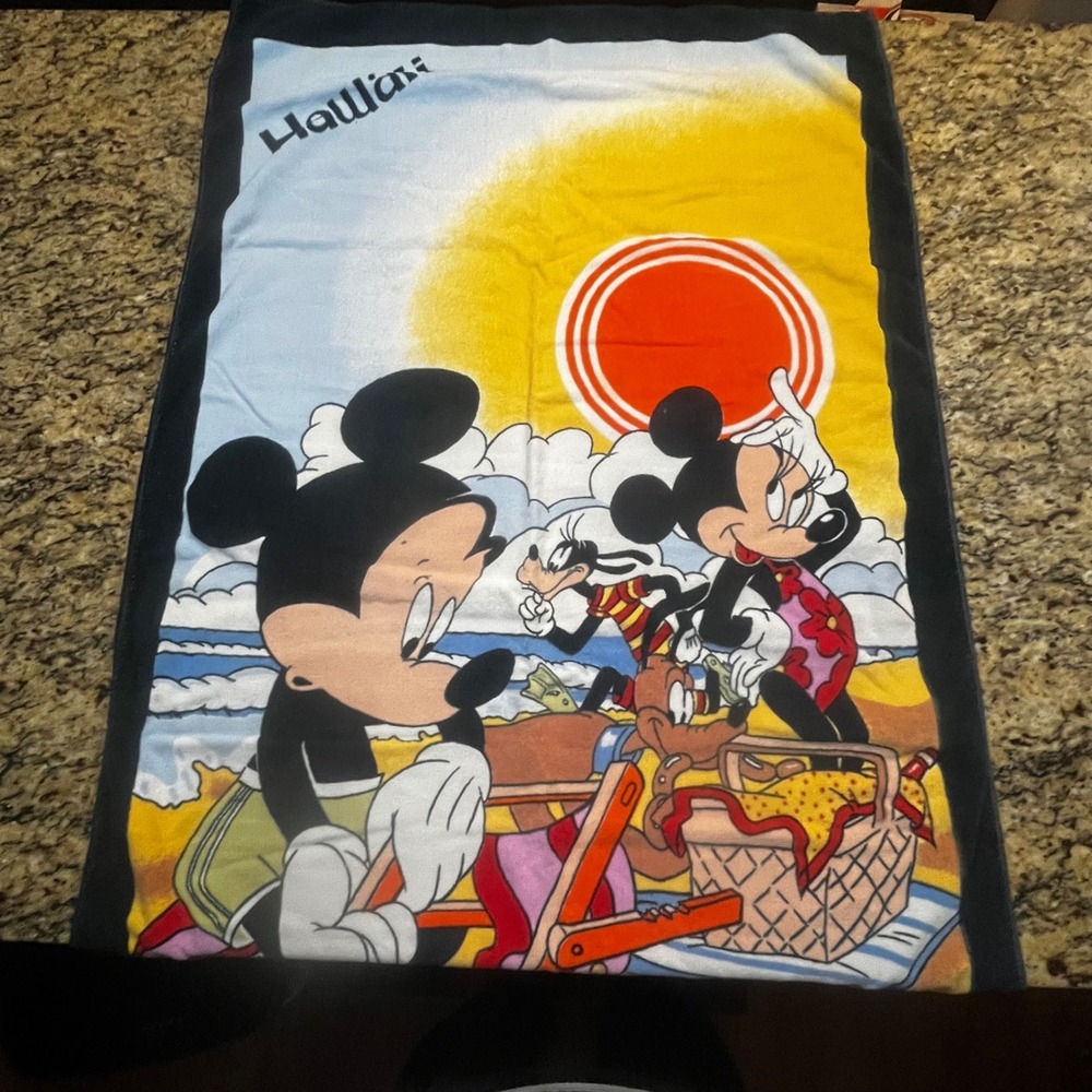 Vintage Walt Disney Hawaii Beach‎ Towel Mickey Minnie Goofy Sherm 56x29